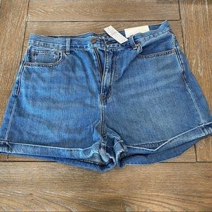 American Eagle mom short